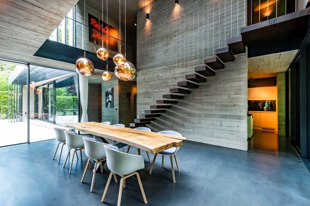 混凝土+石材+玻璃，打造新时代“奢华”别墅，比金碧辉煌更舒适