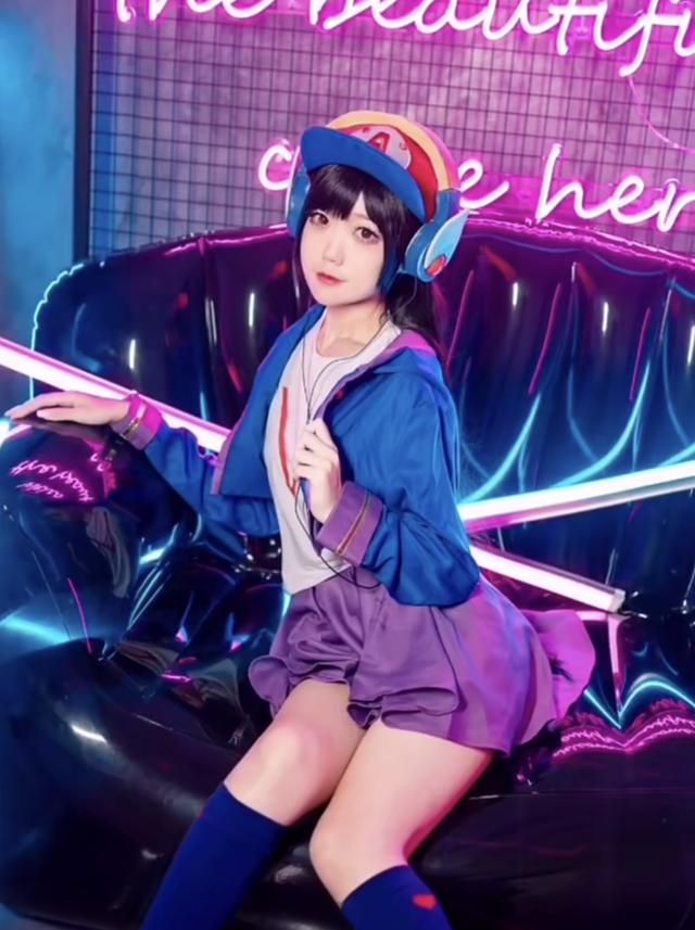 王者荣耀:童颜少女cos小卤蛋,"柔嫩"的小样子,你舍得打吗?