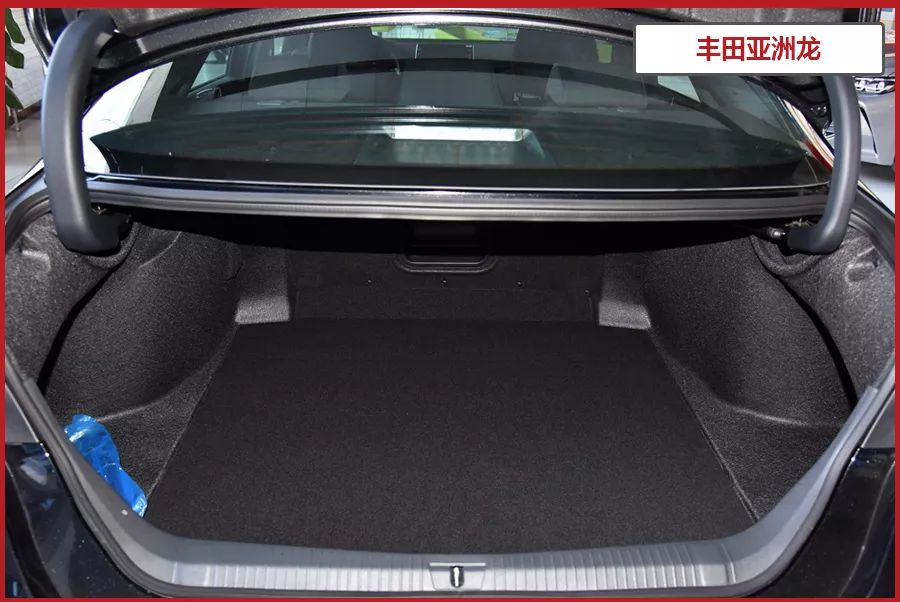 2款20万级热门合资中型车对比，新款大众迈腾对比丰田亚洲龙！