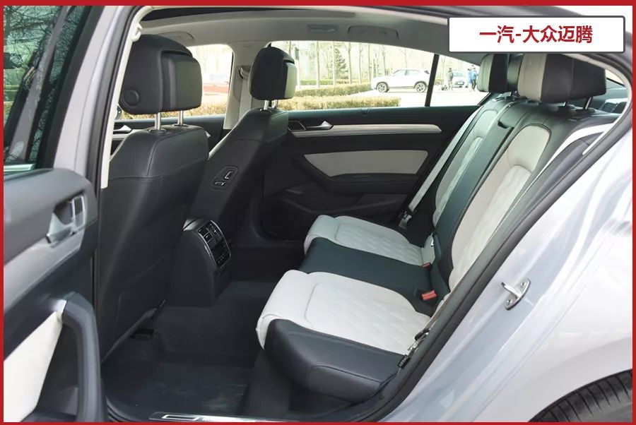 2款20万级热门合资中型车对比，新款大众迈腾对比丰田亚洲龙！