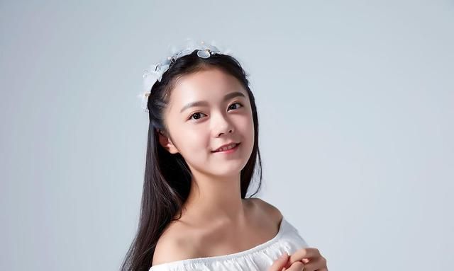 2019.12.25最新娱乐资讯:邓伦、刘宇宁、李易