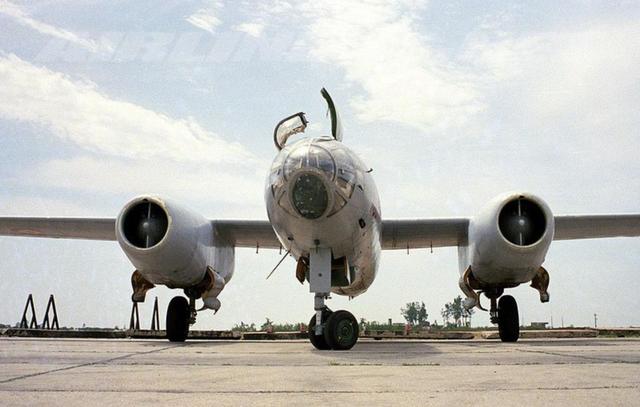 它曾是我国海军的秘密武器,30架就能击沉美国航母|秘密武器|轰炸机