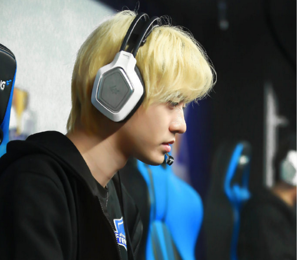 大舅子k杯首秀拿mvp!出镜吓lpl粉丝:回韩国后换脸?全是油