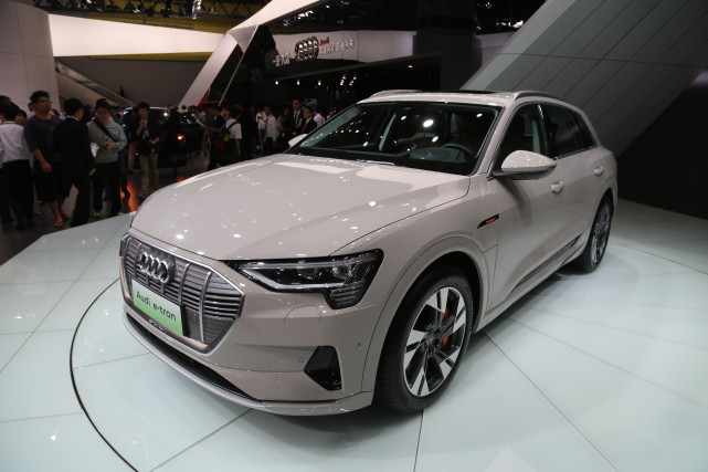 奥迪etron豪华c级电动suv广州车展上市实拍
