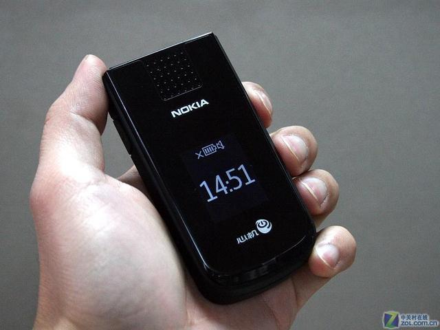 诺基亚2720即将发布,推出中国红配色,你愿意为翻盖情怀买单吗?