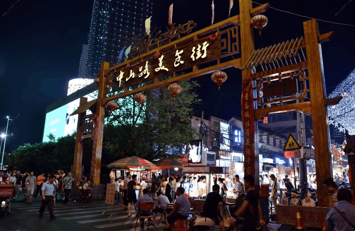 中国四大美食城小吃街,成都第一实至名归,其他三个不分伯仲