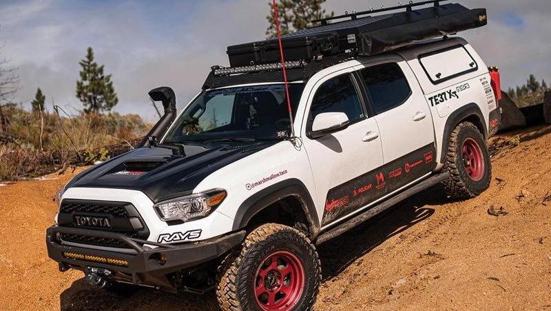 丰田海拉克斯不死皮卡雪地改装车