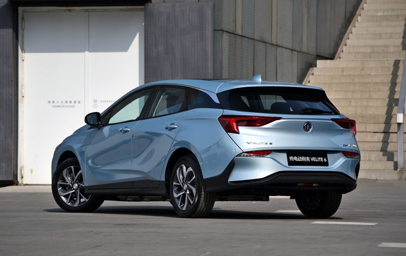 圣诞老人倾心推荐 四款续航超400km 价格15万元左右的纯电动轿车