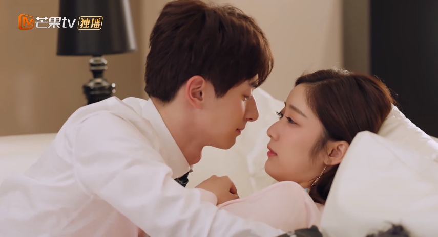 身为一个胖子一言不合就接吻张轩睿戚砚笛在开车的边缘试探