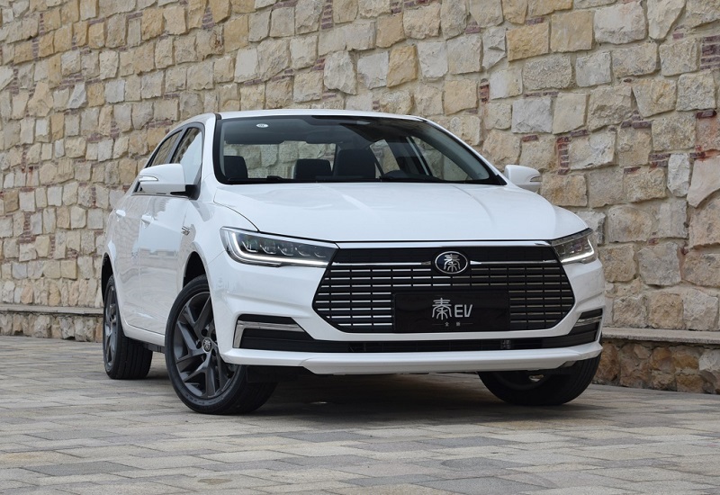 圣诞老人倾心推荐 四款续航超400km 价格15万元左右的纯电动轿车