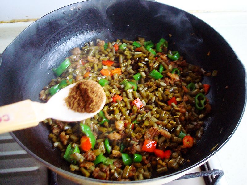 冬天最馋酸豆角,加它们炒出来,开胃爽口太香了,好多人都没吃过
