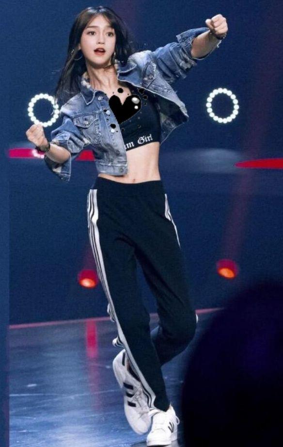 有一种"炫腹"叫杨颖,穿20cm短装秀腰,晓明哥也不管管?