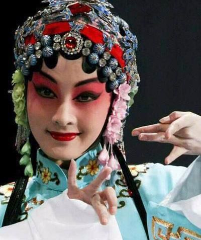 唱过昆曲,演过红楼,"鸡腿姑娘"李沁为啥就是不火?