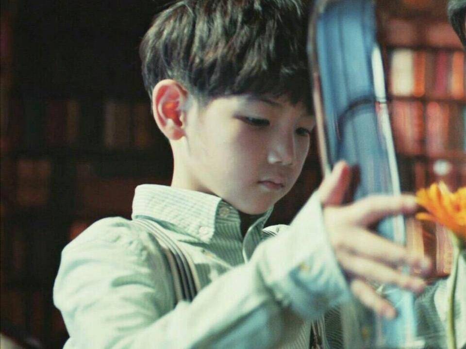 《爸爸去哪儿》回归引热议,耿乐温柔奶爸获赞,和杨烁对比鲜明