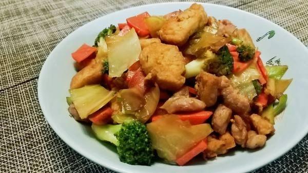 教你製作焦溜豆腐,營養豐富,口感滑嫩,湯汁誘人