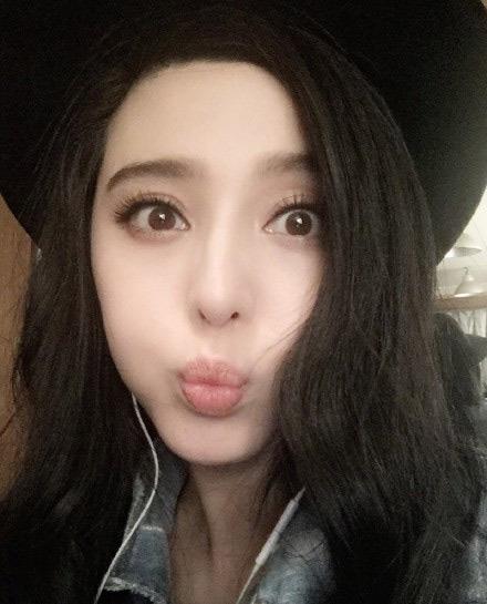 女明星嘟嘴照赵丽颖刘诗诗刘亦菲很娇憨baby被评做作