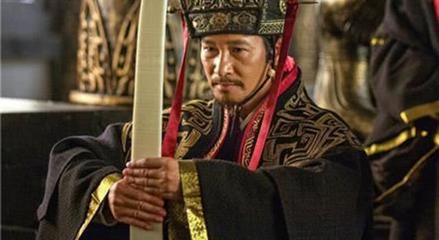 古代官员上朝时，为何手里拿着一块“木板”，是作什么用的？