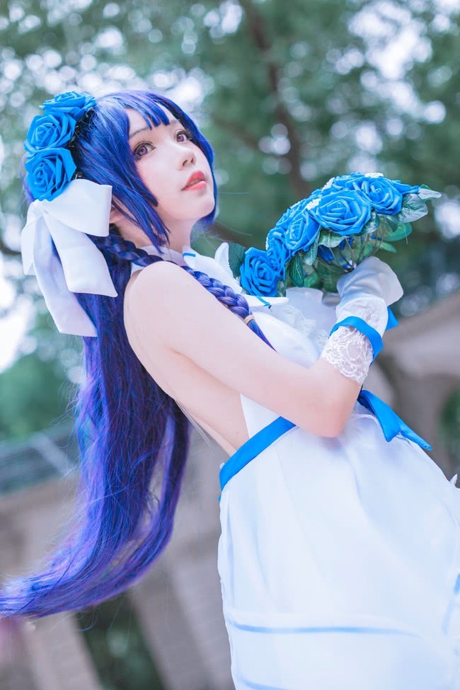 雷电芽衣cos纯净永恒:蓝白的裙子,小姐姐纯净的像一张纸一样