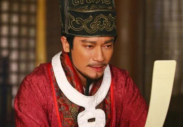 古代官员上朝时,为何手里拿着一块"木板",是作什么用的?