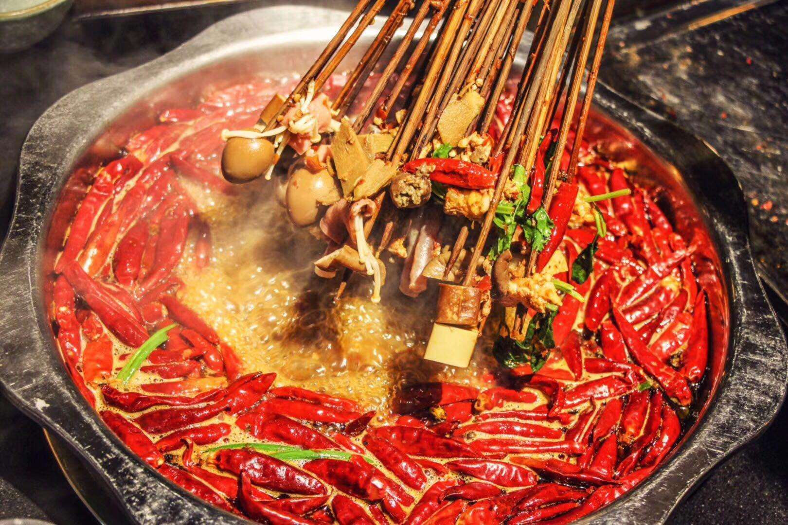 长沙最受游客欢迎的美食街,上百种湖南名小吃,本地人却说不正宗