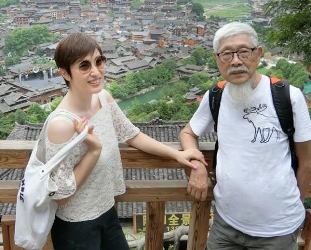 8亿,今52岁和老父亲相依为命|杨俊毅|陈法蓉|朱明_新浪新闻