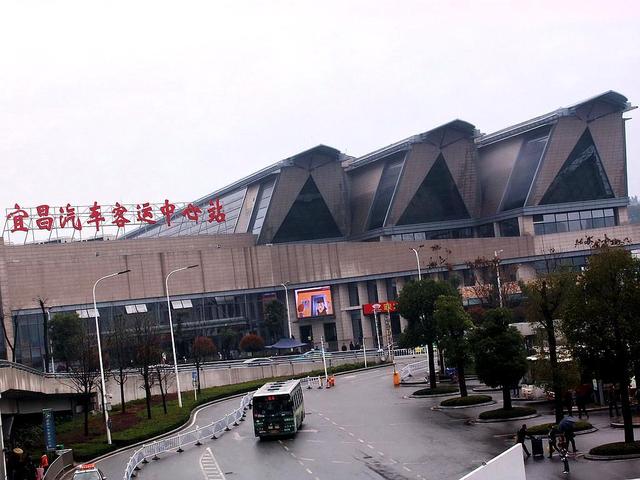 正式的通车的,宜昌长途汽车站与宜昌东站是想毗邻的,乘客们转乘其实是