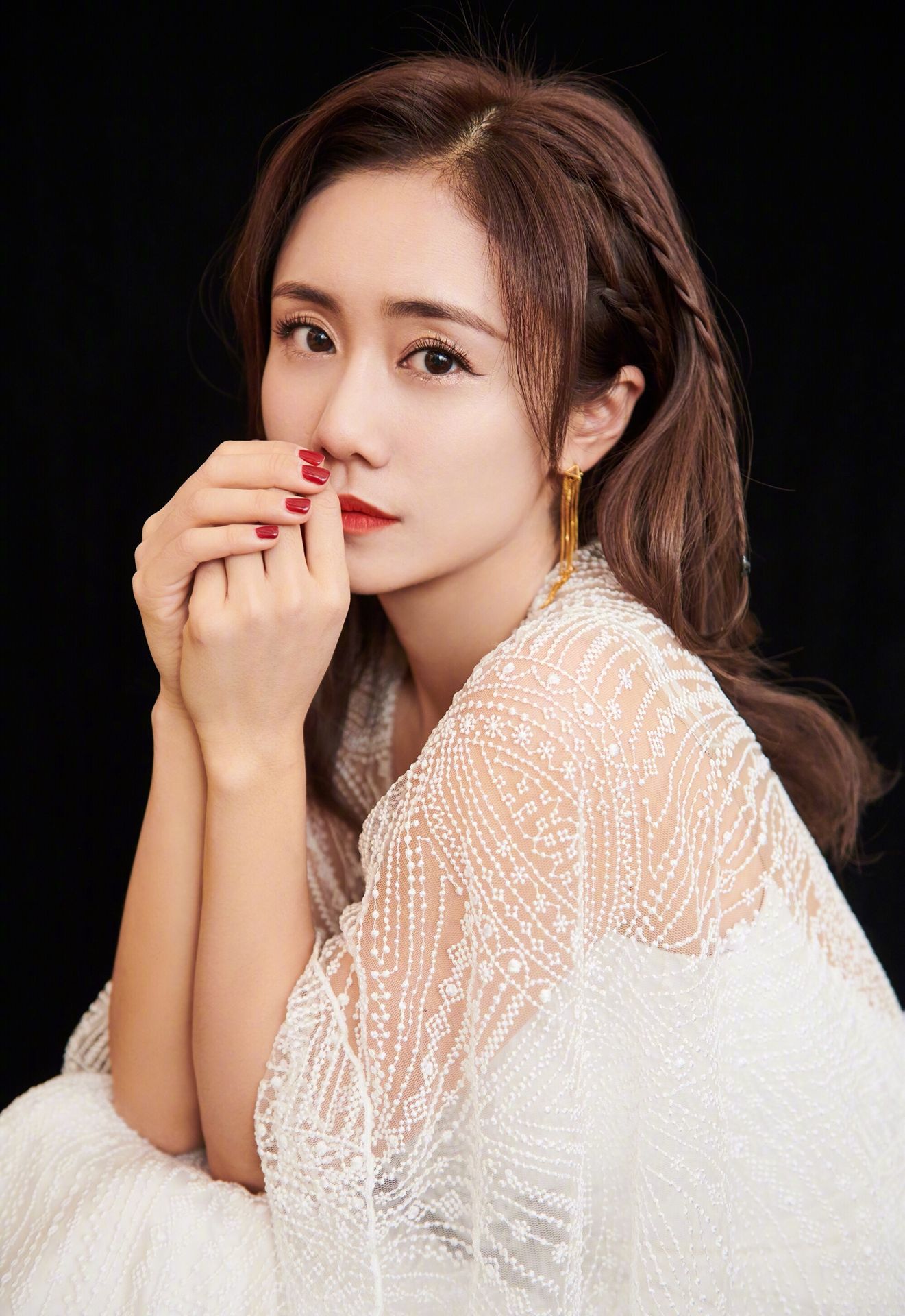 刘芸礼服连衣裙好仙网友后背是亮点