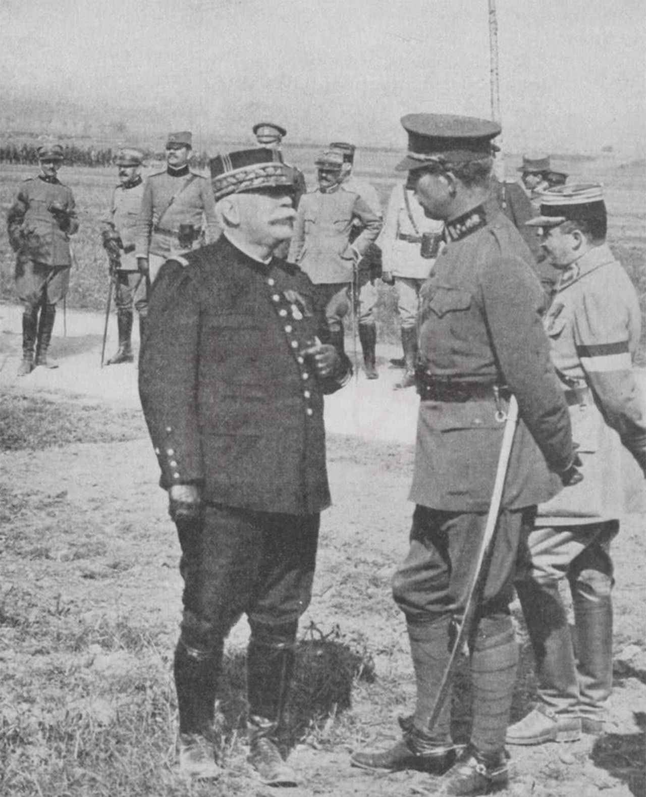 法国历史最伟大的军人之一是他:1916年12月26日霞飞成为法国元帅