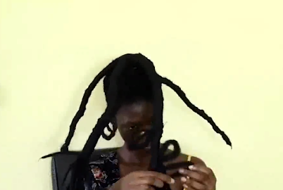 非洲妹子把头发玩出了花,成网络红人,上街购物回头率爆表!
