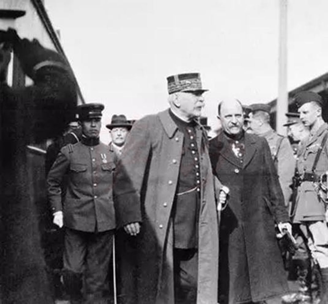 法国历史最伟大的军人之一是他:1916年12月26日霞飞成为法国元帅|霞飞|法军|德军_新浪新闻
