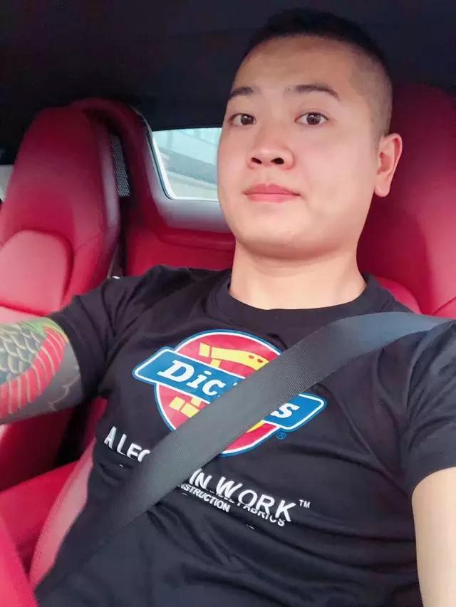 中国搏击名宿:愿为贫困孩子实现拳王梦想,训练一年可以参赛|李劲鸿