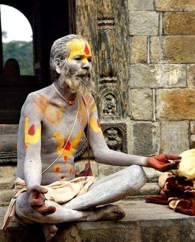 印度女子额头有红点, 男苦行僧额头上也有红点, 有什么特殊魔力?