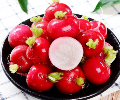 樱桃水果小萝卜个头不大清脆爽口一口一个很有营养
