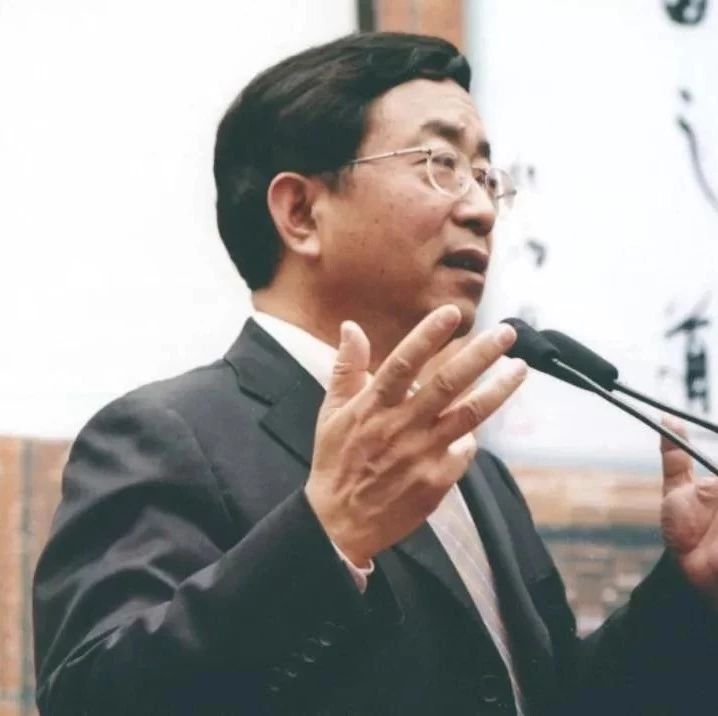 女生说循此苦旅是什么意思 彼此苦旅以抵群星讲的是什么