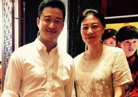 她24岁获影后,因胃癌遭丈夫抛弃,今29岁的女儿被张嘉译力捧|岳红|胃癌