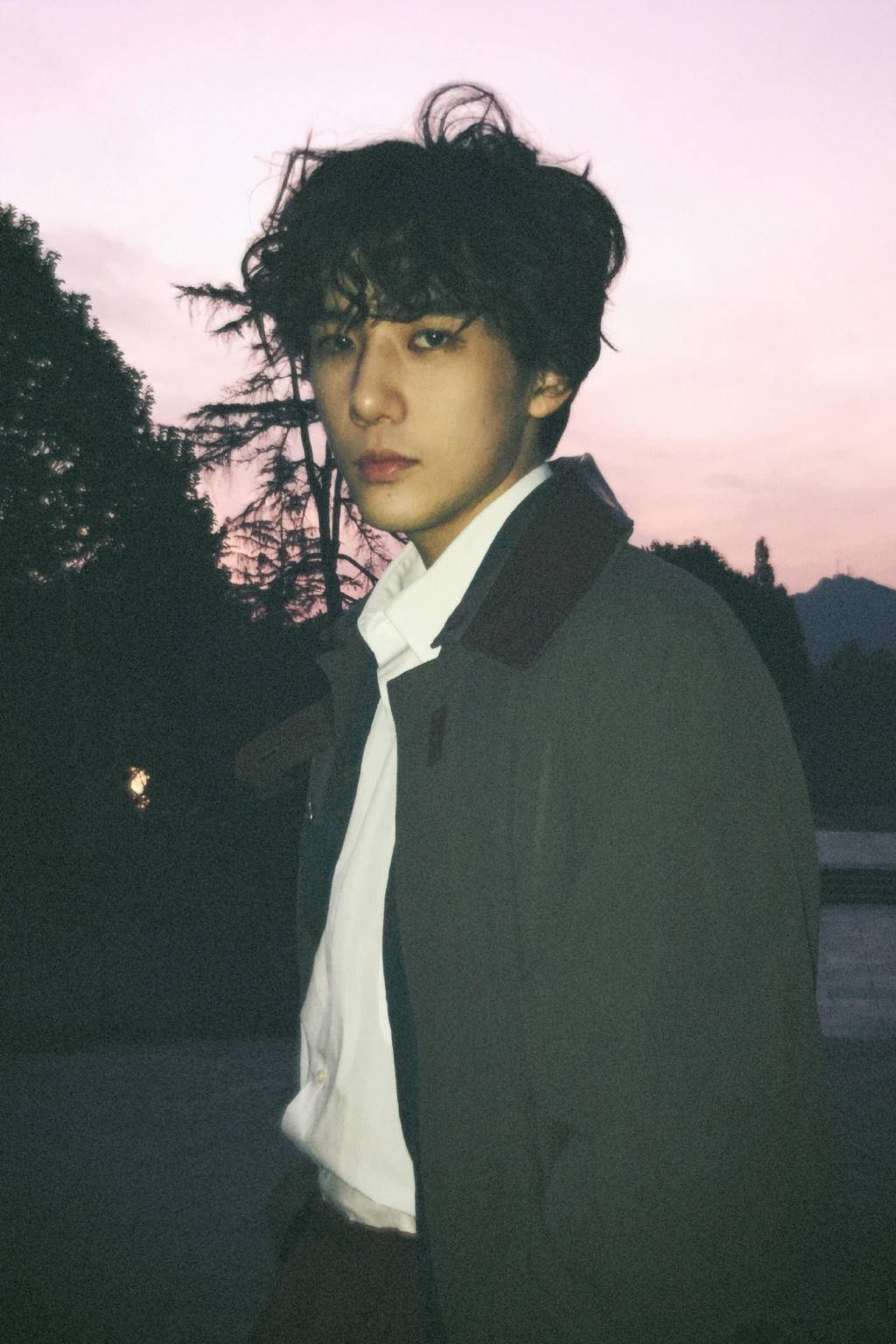 《梦回大清》十三阿哥火了,王安宇古装文质彬彬,私服更有男神范