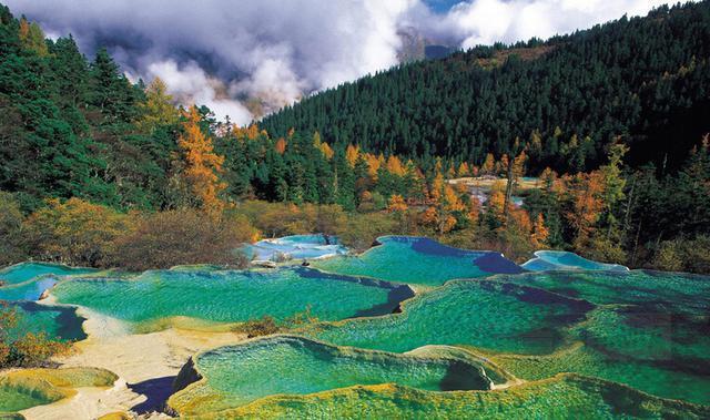 彩池雪山峡谷森林,世界自然遗产,被誉为人间瑶池,美过九寨沟