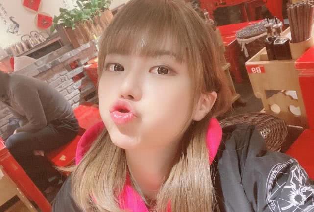 周淑怡让美女直播间热舞被封号后发文怼超管获得粉丝力挺