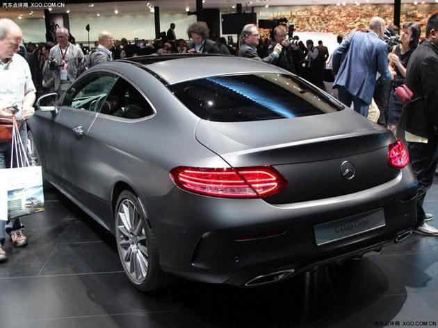 仅售30多万的奔驰轿跑!炫酷的外形!男人的理想跑车之一