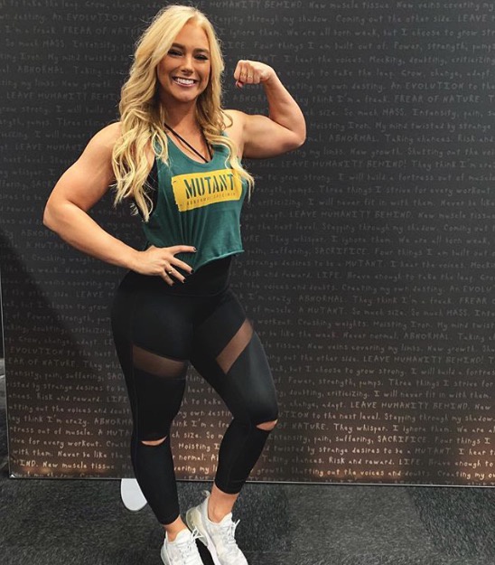 9年前因病而开始健身如今病好了她也练成了金刚芭比