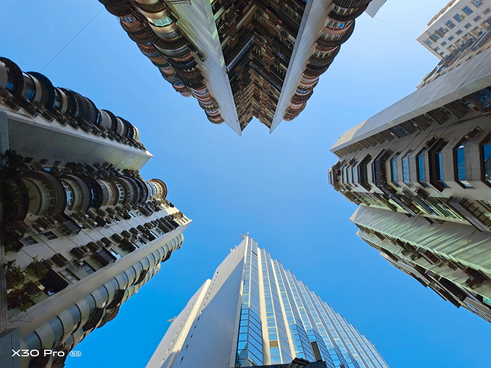 vivo X30 Pro拍日偏食获央视新闻点赞！看来60倍变焦很有必要！