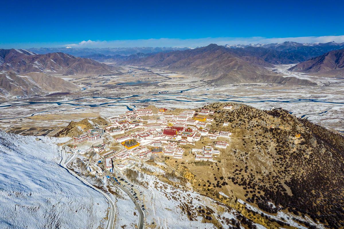 西藏出土5万年前的化石,他们5%基因得以保存,拥有绘画天赋