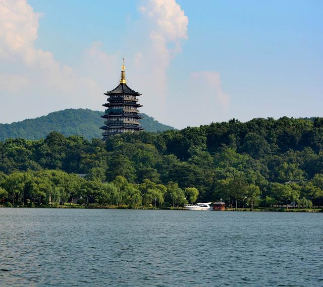人间天堂,西湖美景,神秘的民间传说,称为中国十大风景名胜之一