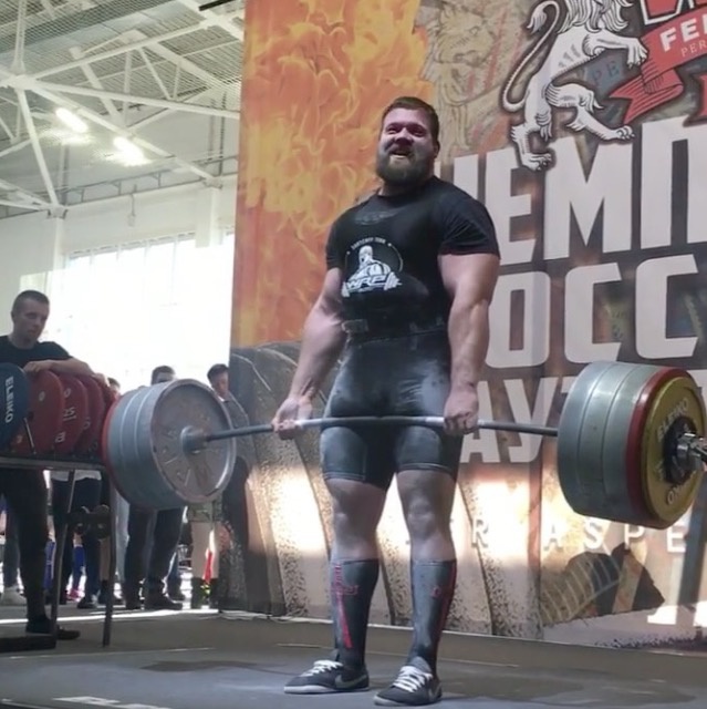 俄国大力士卧推335公斤拥有巨熊般力量霍元甲能打败这样的人