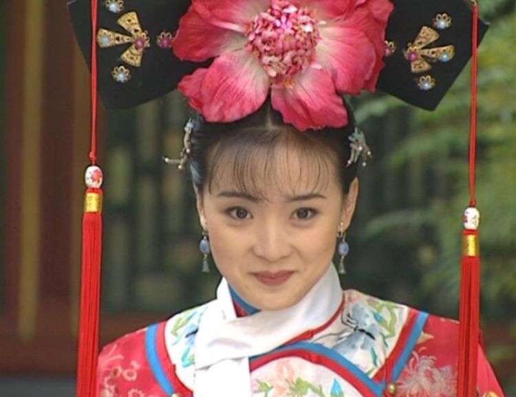 93年的《梅花烙》,认出陈德容,认出金铭,你可以认出哪个是王艳