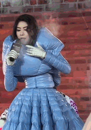 陈慧琳东北演出被冻出表情包,歌词是抖出来,唱歌就像人形加湿器