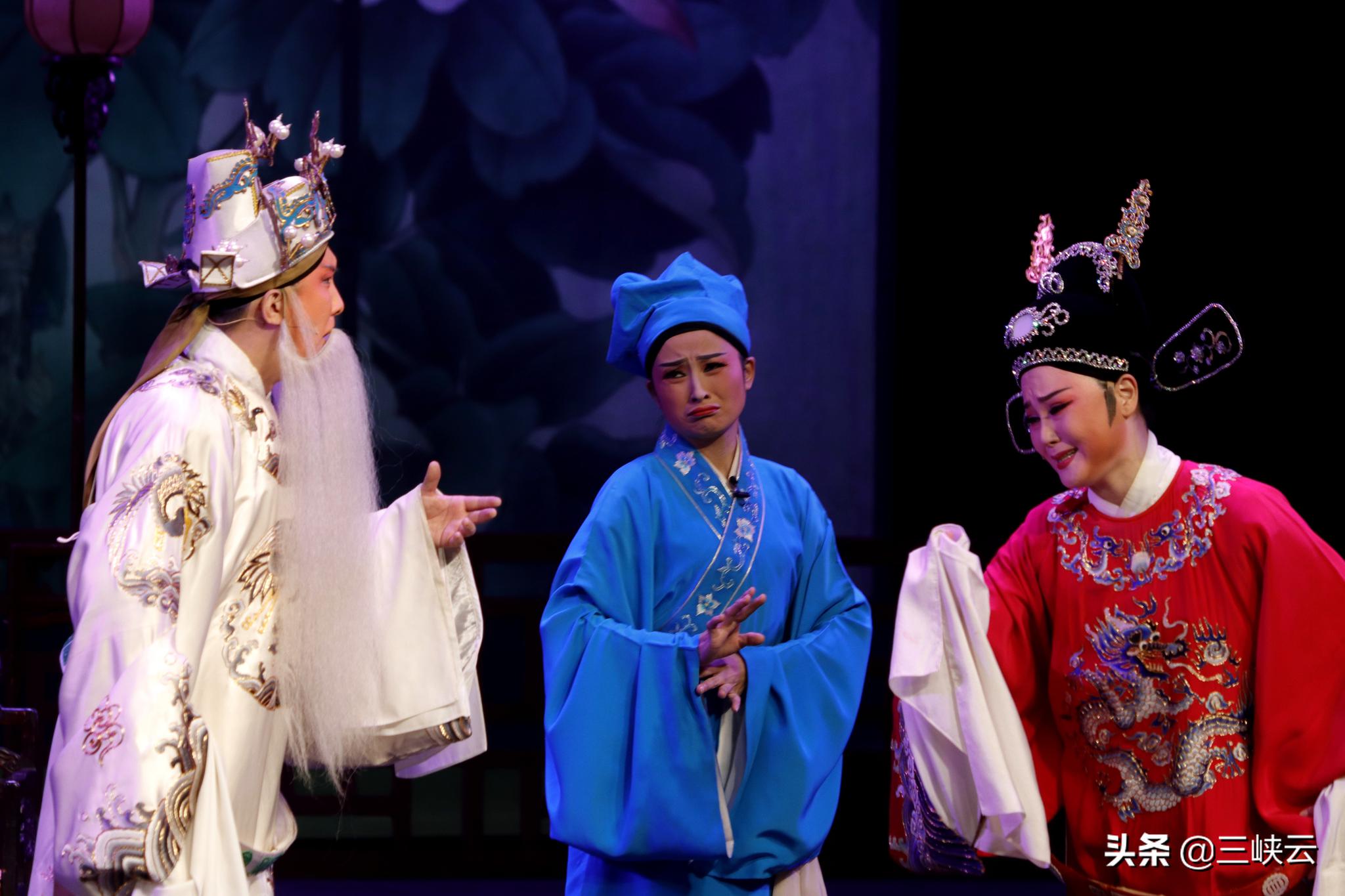 经典传统黄梅戏女驸马宜昌演绎驸马情