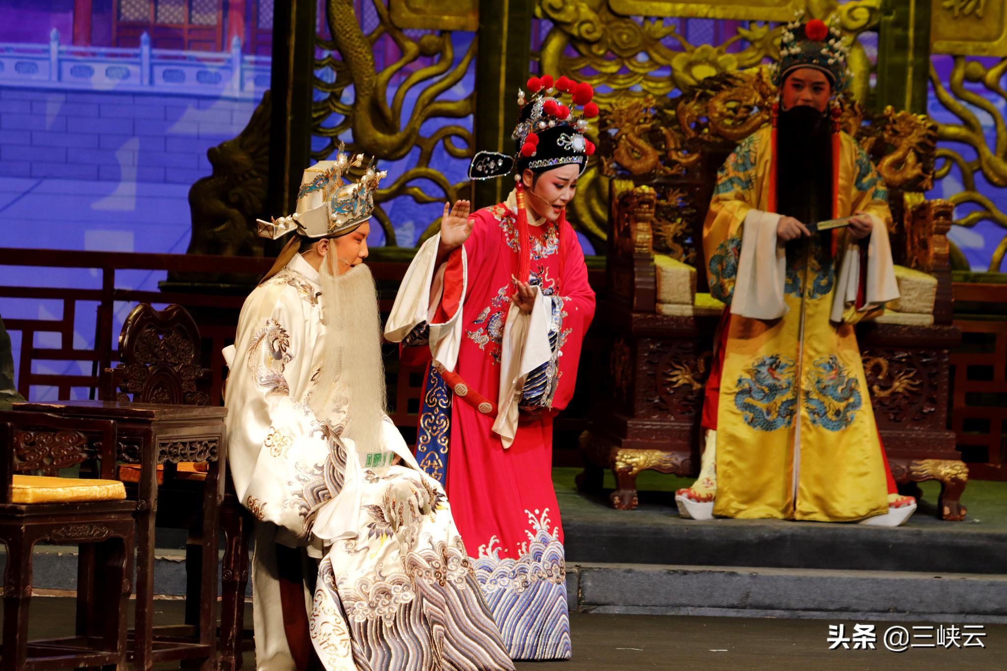 经典传统黄梅戏女驸马宜昌演绎驸马情