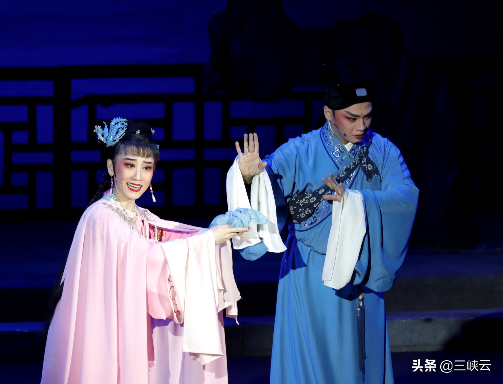 经典传统黄梅戏女驸马宜昌演绎驸马情