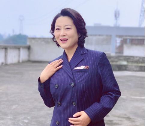 王茜华与名导丈夫再合作倒追丈夫结婚8年不惧高龄为其产女